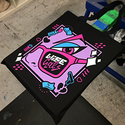 Black tote bags for Wise Gals